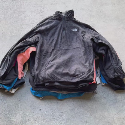 25x The North Face Fleeces